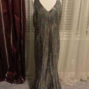 Silver and Gold Maxi Gown with V-neck and Sleeveless Design for Cocktail